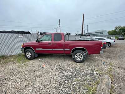 2000 Toyota Tundra - Pickup 4D 6 1\/2 ft