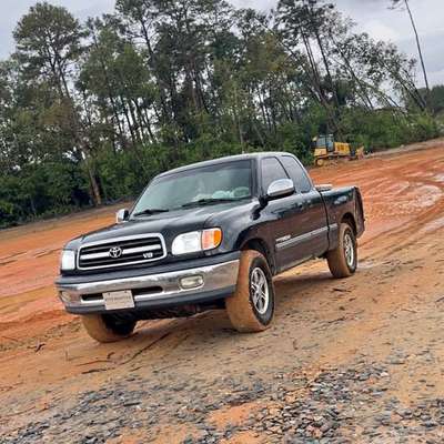 2000 Toyota Tundra - SR5 Pickup 2D 8 ft