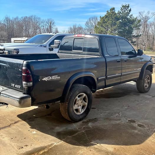 2000 Toyota Tundra - Limited Pickup 4D 5 1\/2 ft