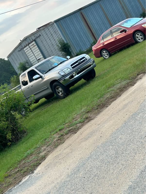 2001 Toyota Tundra - SR5 Pickup 2D 8 ft