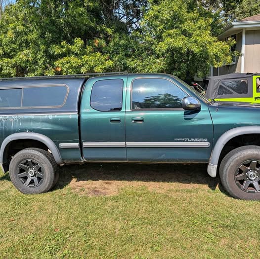 2002 Toyota Tundra - Pickup 4D 5 1\/2 ft
