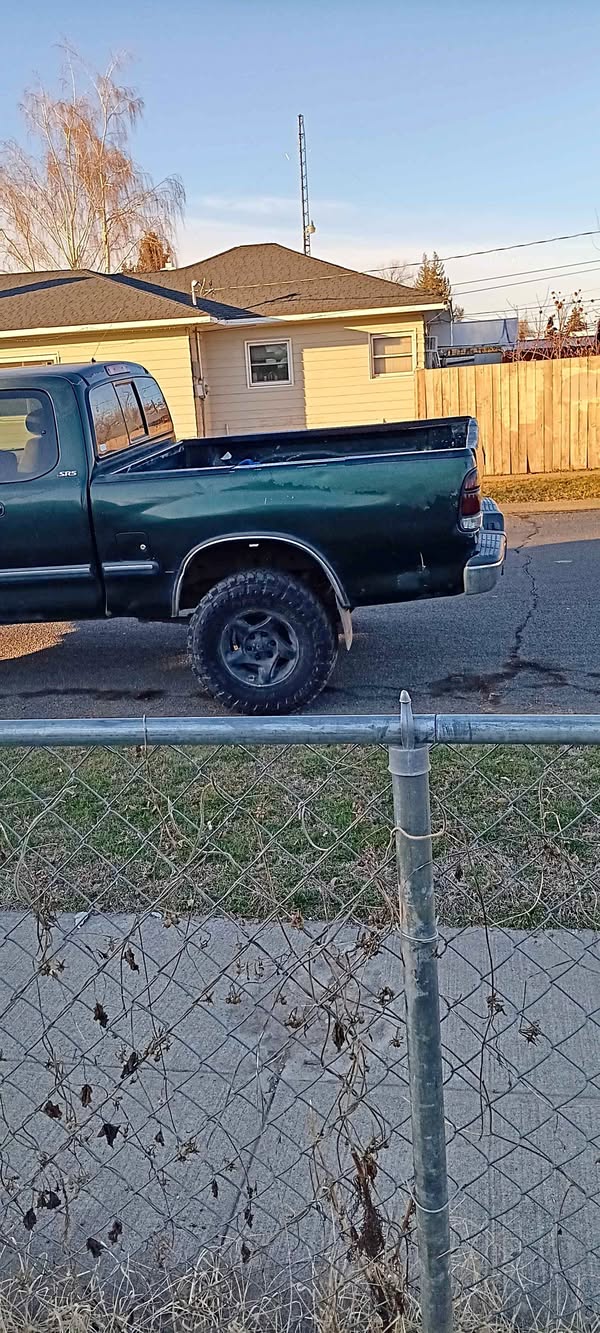 2000 Toyota Tundra Double Cab - SR5 Pickup 4D 6 1\/2 ft