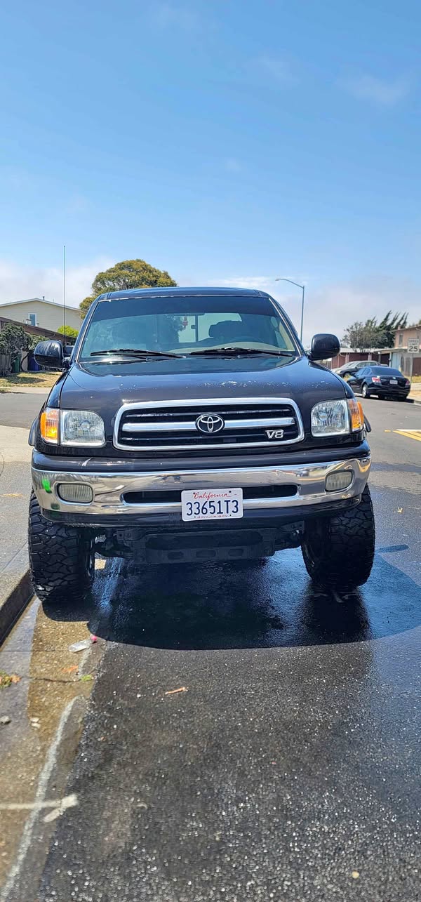 2000 Toyota Tundra - Limited Pickup 4D 6 1\/2 ft