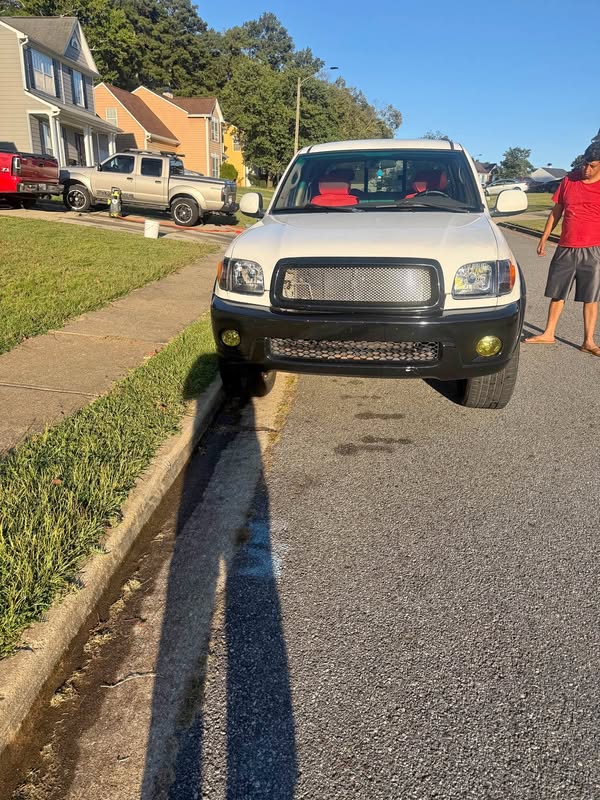 2002 Toyota Tundra - Pickup 2D 8 ft