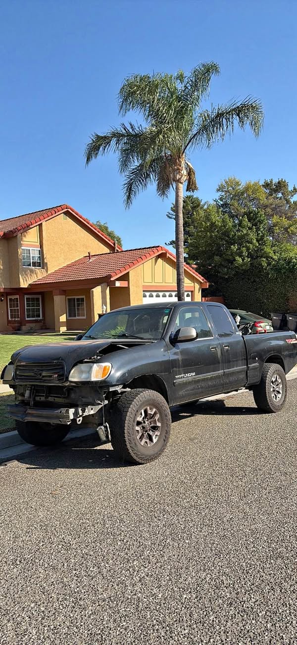 2000 Toyota Tundra - Pickup 2D 6 1\/2 ft