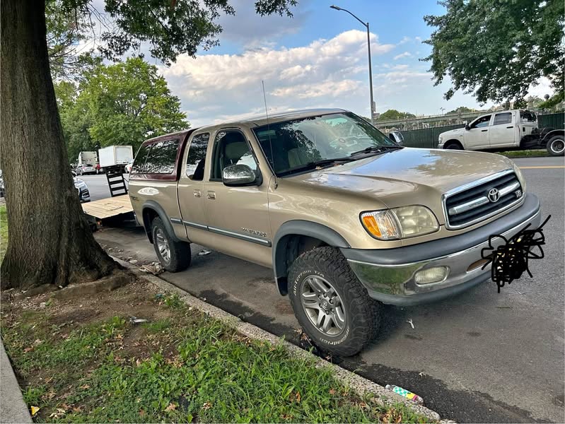 2002 Toyota Tundra - Pickup 4D 8 ft