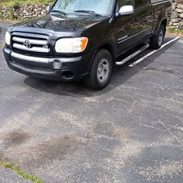 2005 Toyota tundra sr5 Crew cab pickup 4\u00d74 runs and drives great 179k