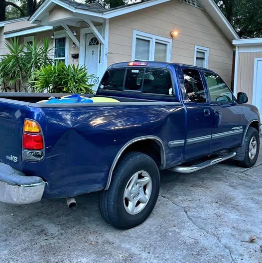 2001 Toyota Tundra Regular Cab - SR5 Pickup 2D 8 ft