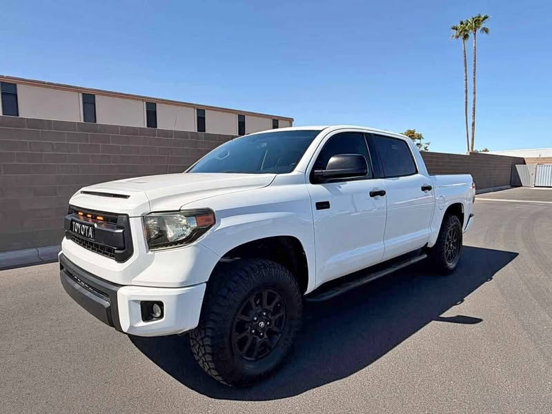 2014 Toyota Tundra CrewMax - SR5 Pickup 4D 5 1\/2 ft