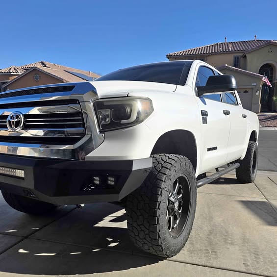 2016 Toyota Tundra Double Cab - SR5 Pickup 4D 6 1\/2 ft