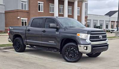 2014 Toyota Tundra - Double Cab 4x4 (TSS OFF-ROAD)