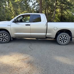 2008 Toyota tundra  4dr  4x4
