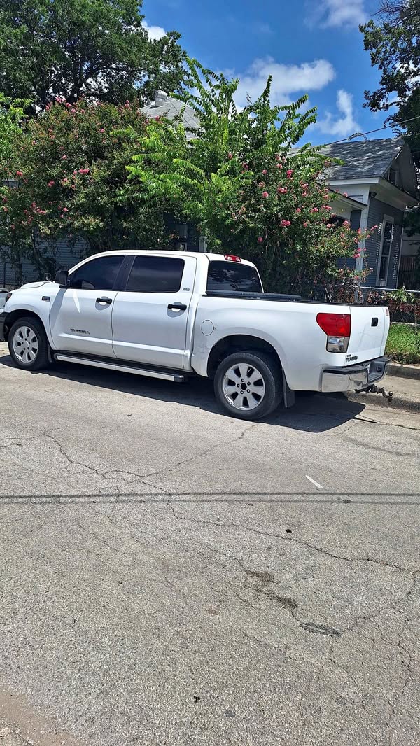 2007 Toyota Tundra CrewMax - SR5 Pickup 4D 5 1\/2 ft