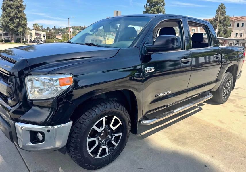 2016 Toyota Tundra CrewMax - SR5 Pickup 4D 5 1\/2 ft