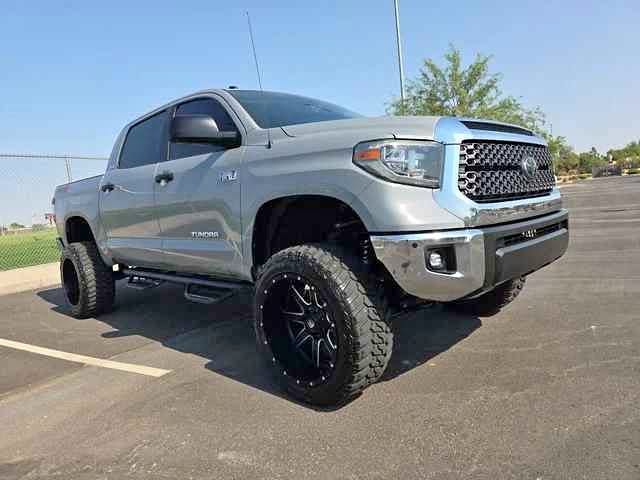 2018 Toyota Tundra CrewMax - SR5 Pickup 4D 6 1\/2 ft