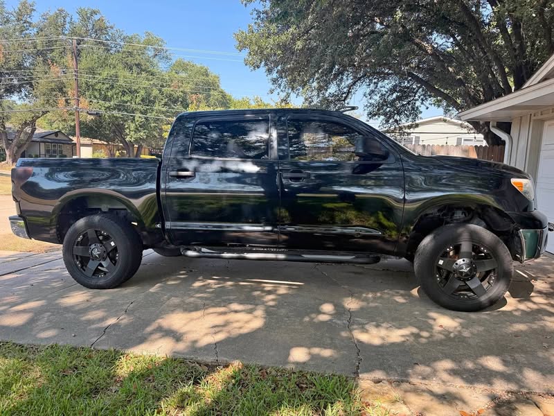 2010 Toyota Tundra CrewMax - Pickup 4D 5 1\/2 ft