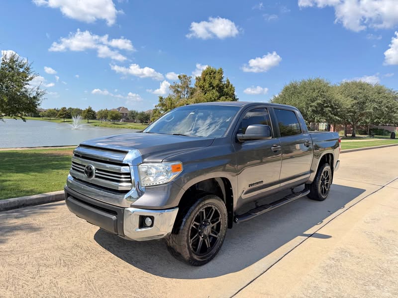2017 Toyota Tundra CrewMax - SR5 Pickup 4D 5 1\/2 ft