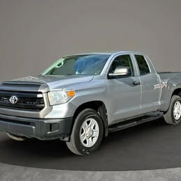2014 Toyota tundra sr - 115k