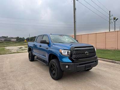 2018 Toyota Tundra CrewMax - SR5 Pickup 4D 6 1\/2 ft