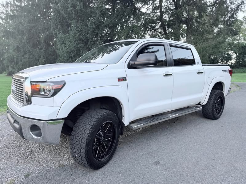 2013 Toyota Tundra CrewMax - SR5 Pickup 4D 5 1\/2 ft