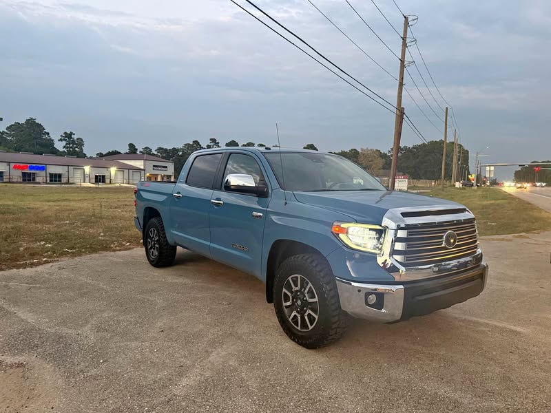 2018 Toyota Tundra CrewMax - L\u00edmite