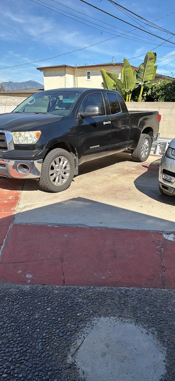 2010 Toyota Tundra - SR Pickup 4D 8 ft