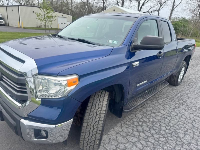 2014 Toyota Tundra CrewMax - SR5 Pickup 4D 5 1\/2 ft