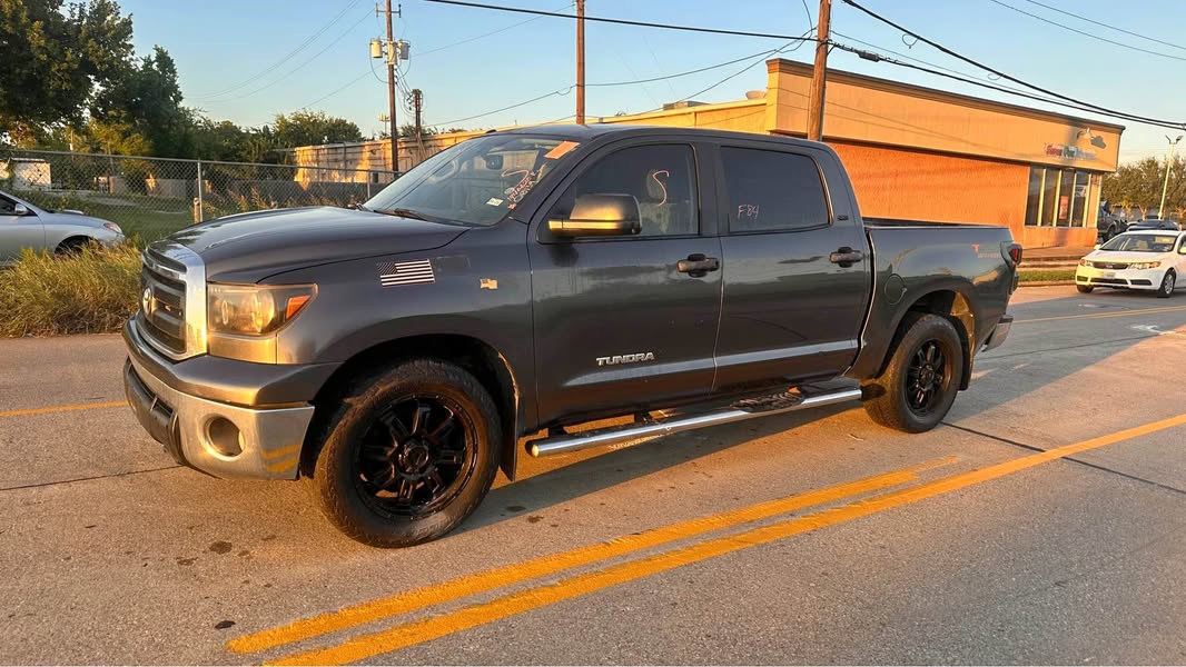 2013 Toyota Tundra CrewMax - SR Pickup 4D 5 1\/2 ft