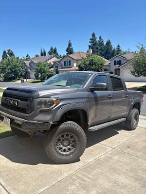 2014 Toyota Tundra CrewMax - SR5 Pickup 4D 5 1\/2 ft