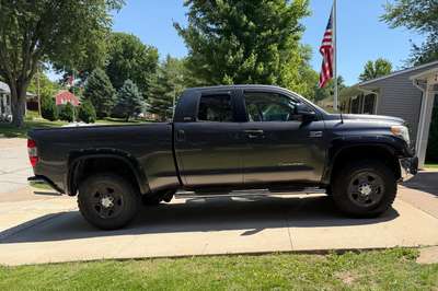 2014 Toyota Tundra SR5 V8