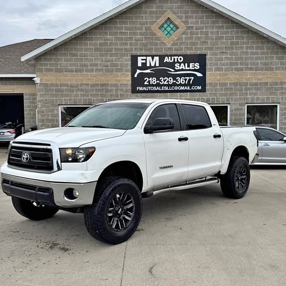 2011 Toyota Tundra CrewMax - SR Pickup 4D 5 1\/2 ft