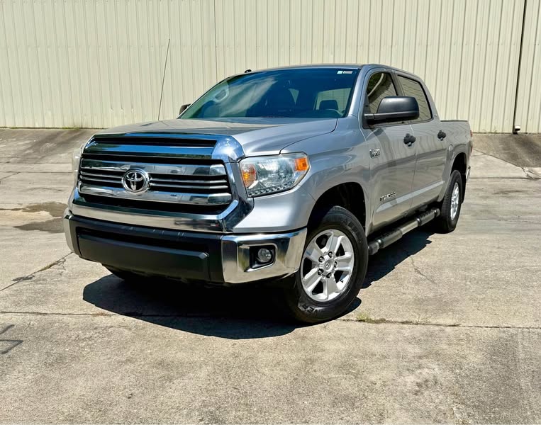 2018 Toyota Tundra CrewMax SR5 Pickup 4D 5 1\/2 ft