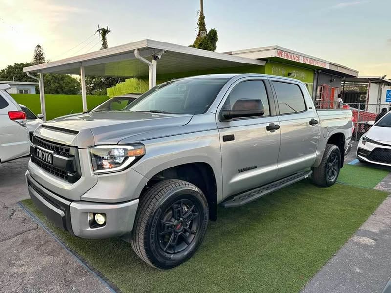 2015 Toyota Tundra CrewMax - V8 5.7