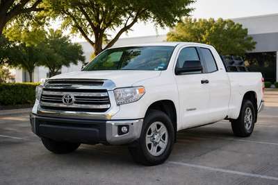2016 Toyota Tundra CrewMax SR5 Pickup 4D 5 1\/2 ft