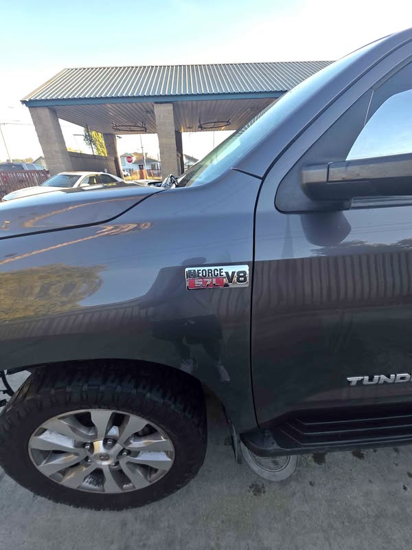 2011 Toyota Tundra - Platinum Pickup 4D 5 1\/2 ft