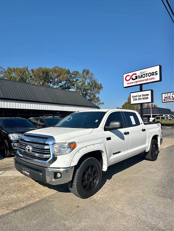 2016 Toyota Tundra CrewMax - SR5 Pickup 4D 5 1\/2 ft