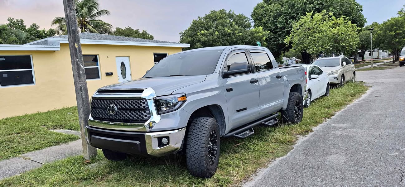 2020 Toyota Tundra CrewMax - SR5 Pickup 4D 5 1\/2 ft