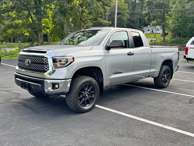 2017 Toyota Tundra Double Cab - CLEAN!!!