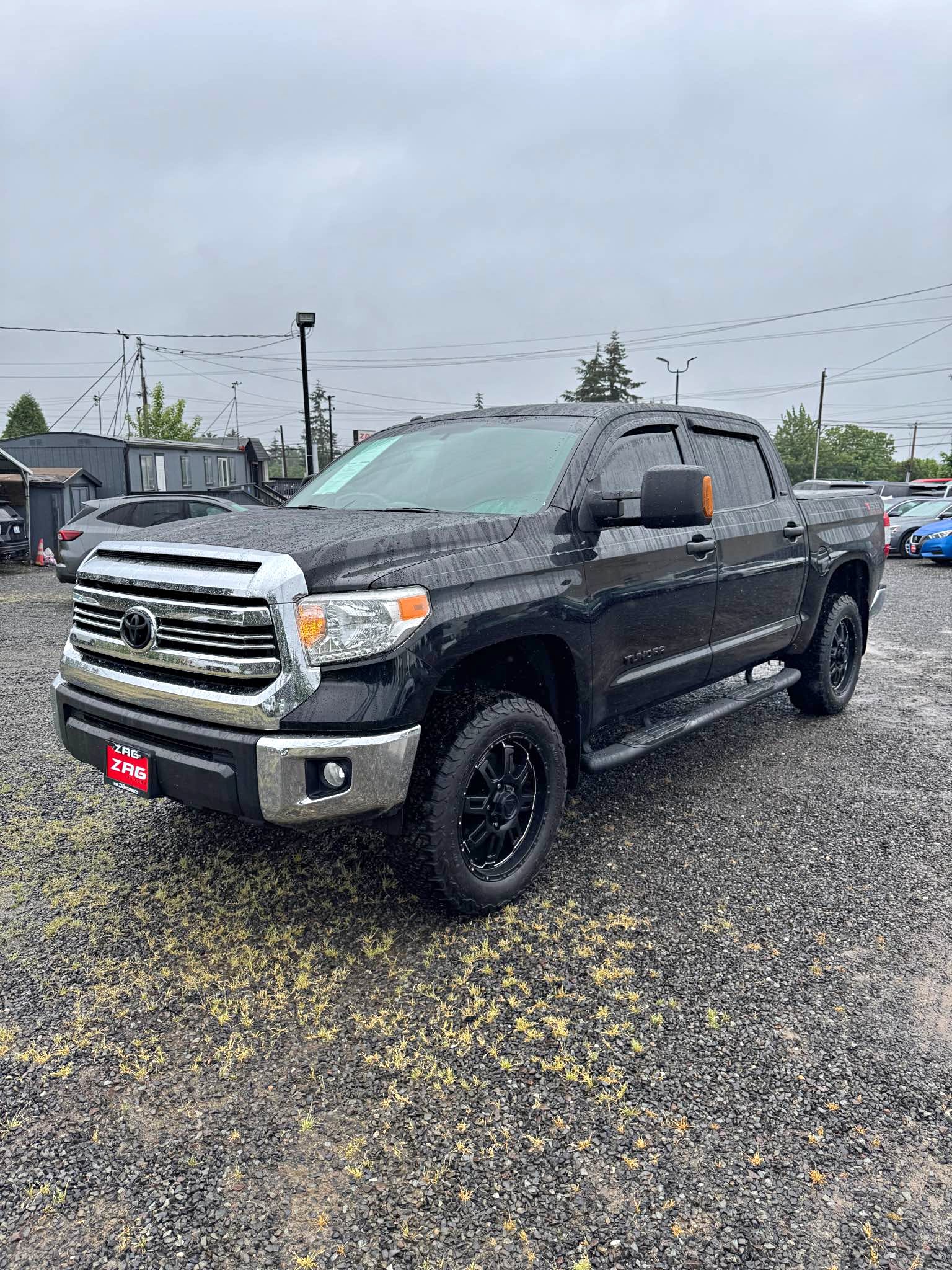 2017 Toyota Tundra CrewMax - SR5 Pickup 4D 5 1\/2 ft