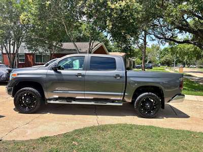 2014 Toyota Tundra CrewMax - SR5 Pickup 4D 6 1\/2 ft