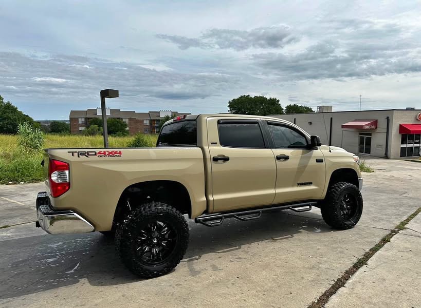 2018 Toyota Tundra CrewMax - SR5 Pickup 4D 5 1\/2 ft