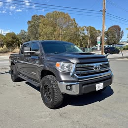 2017 Toyota Tundra CrewMax SR5 Pickup 4D 5 1\/2 ft