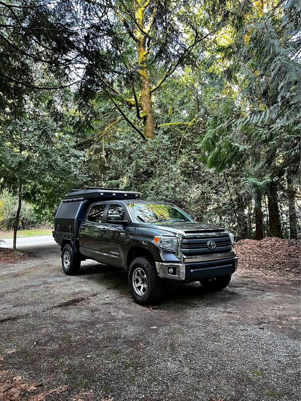 2014 Toyota Tundra CrewMax - SR5 Pickup 4D 6 1\/2 ft