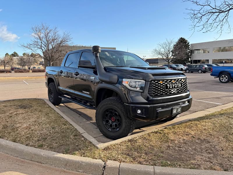 2018 Toyota Tundra CrewMax - SR5 Pickup 4D 5 1\/2 ft