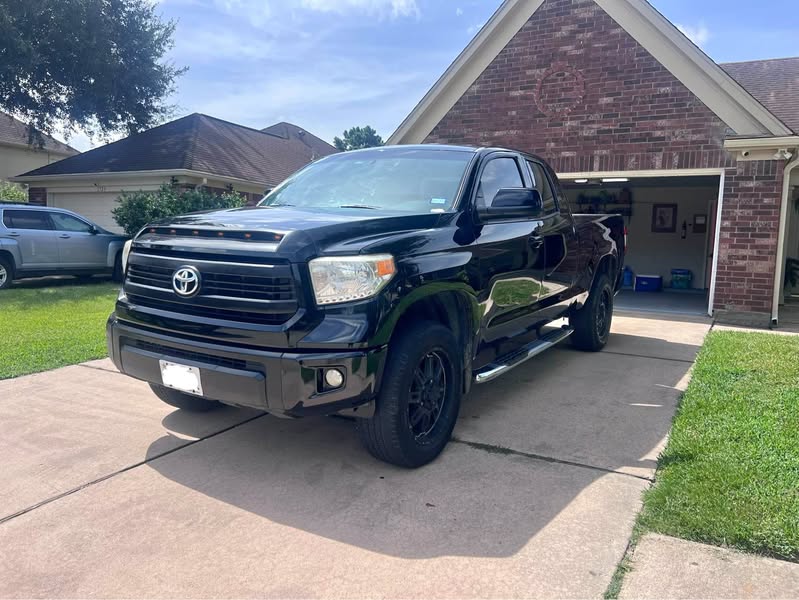 2017 Toyota Tundra - Pickup 4D 8 ft