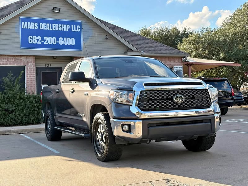 2018 Toyota Tundra CrewMax - SR5 Pickup 4D 5 1\/2 ft