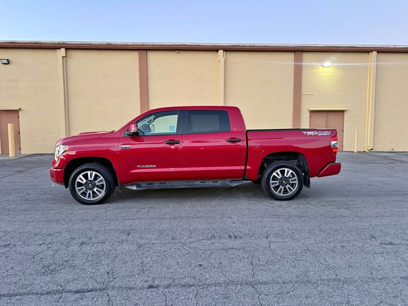 2018 Toyota Tundra CrewMax - SR5 Pickup 4D 5 1\/2 ft