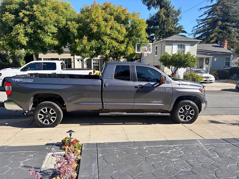 2018 Toyota Tundra Double Cab - Sr5 trd longbed