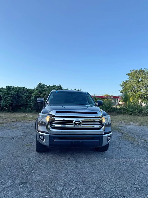 2016 Toyota Tundra Double Cab - SR5 Pickup 4D 8 ft