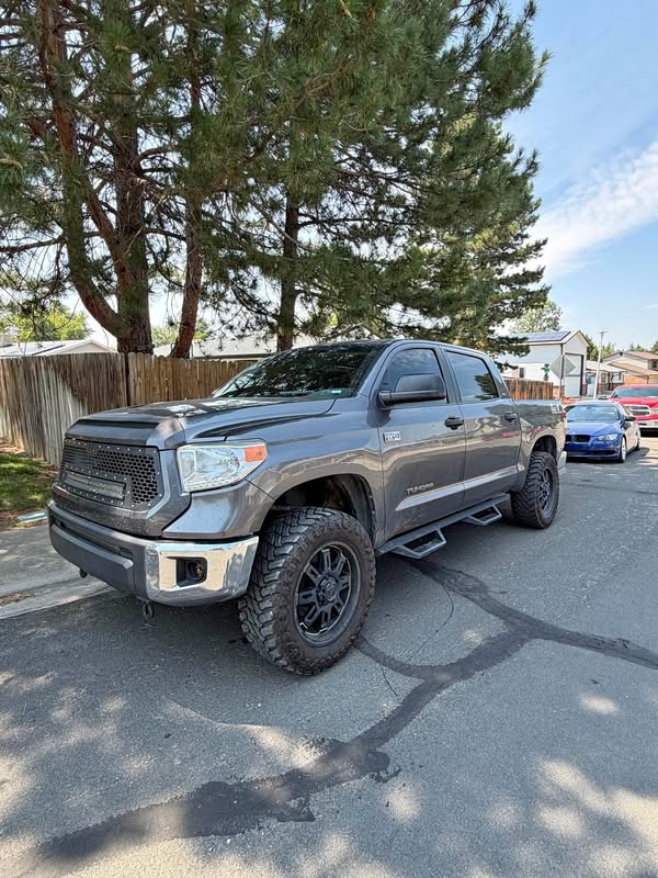2016 Toyota Tundra CrewMax - SR5 Pickup 4D 6 1\/2 ft